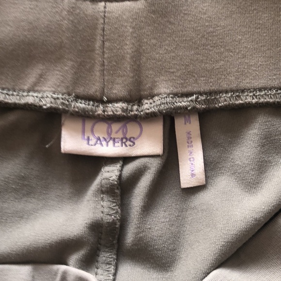 LOGO Layers Legging - Picture 3 of 3